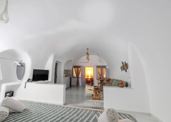 Sun Angelos Oia - Luxury Cave Suites